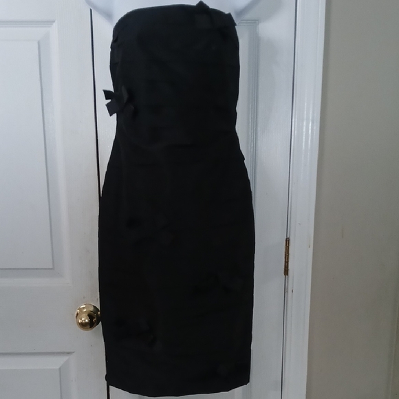 black 3/4 sleeve shift dress Banana Republic Black Ruffle Frill Mock Neck 3/4 Sleeve Mini Shift Dre   Brie